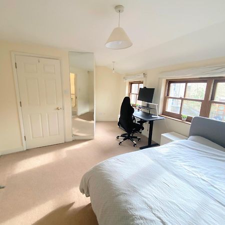 Cozy Double Room Next To Putney Bridge And High Street ลอนดอน ภายนอก รูปภาพ