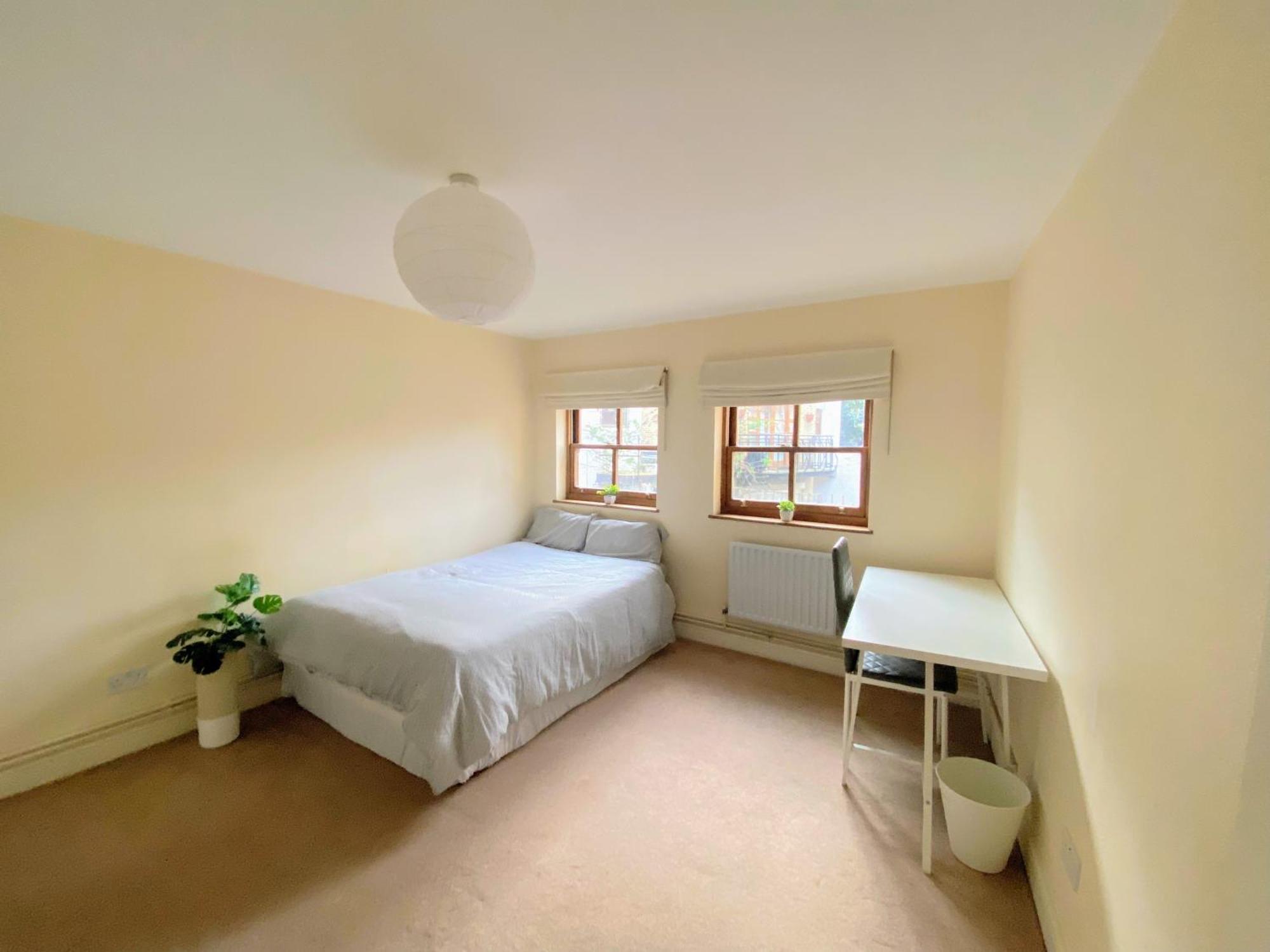 Cozy Double Room Next To Putney Bridge And High Street ลอนดอน ภายนอก รูปภาพ