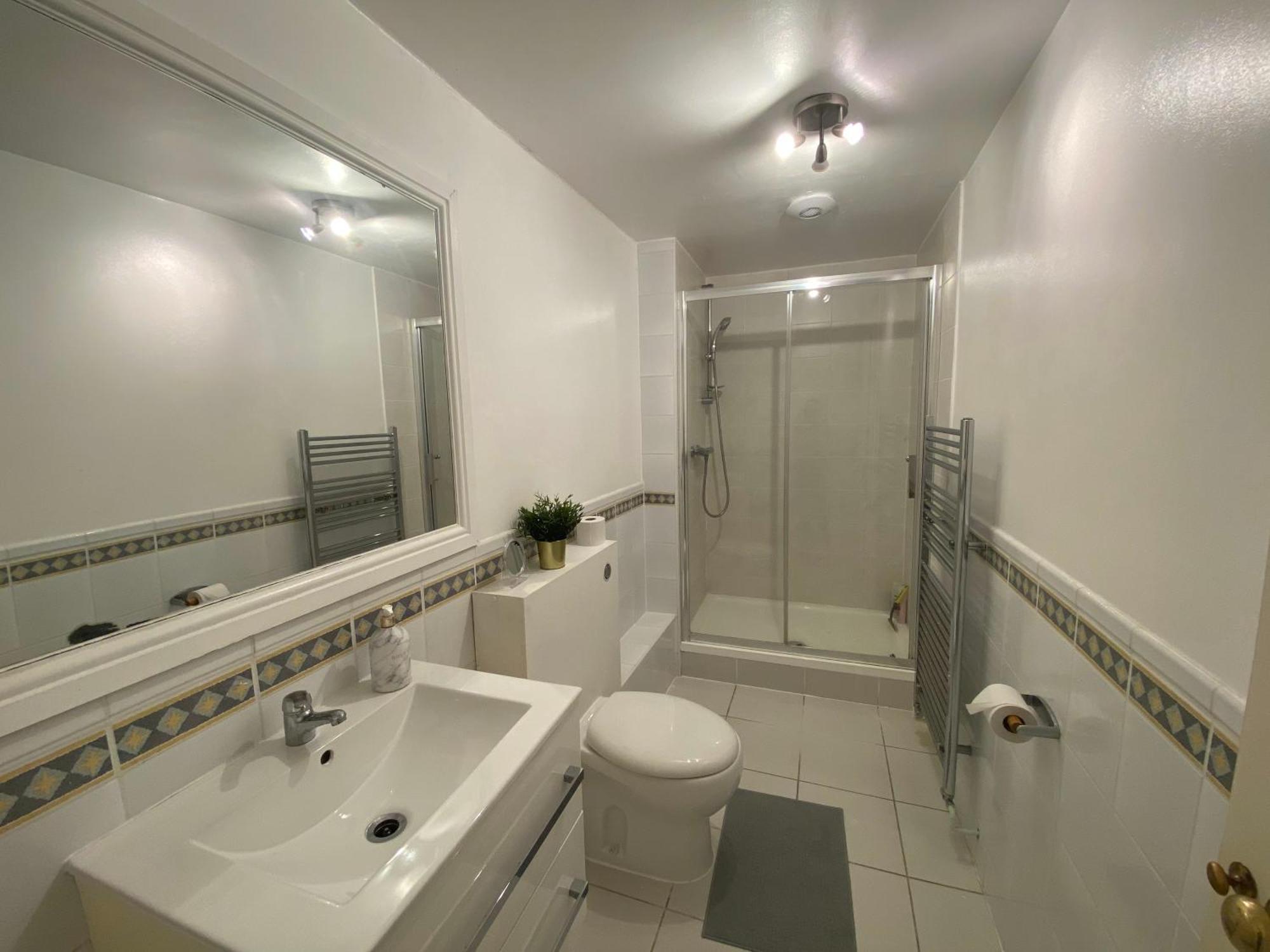 Cozy Double Room Next To Putney Bridge And High Street ลอนดอน ภายนอก รูปภาพ